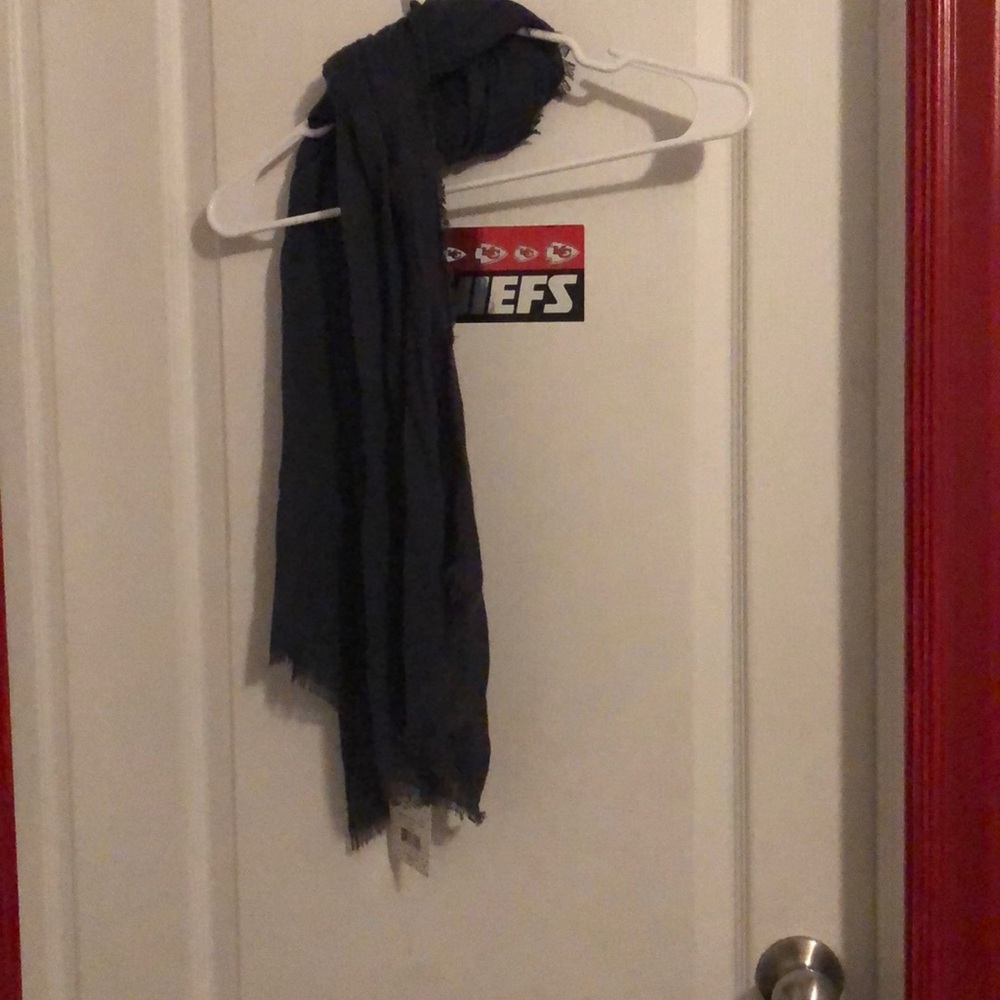Light grey scarf